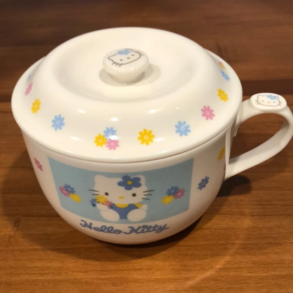 Sanrio Hello Kitty Large Ceramic Soup Mug with Lid - Picture 1 of 5